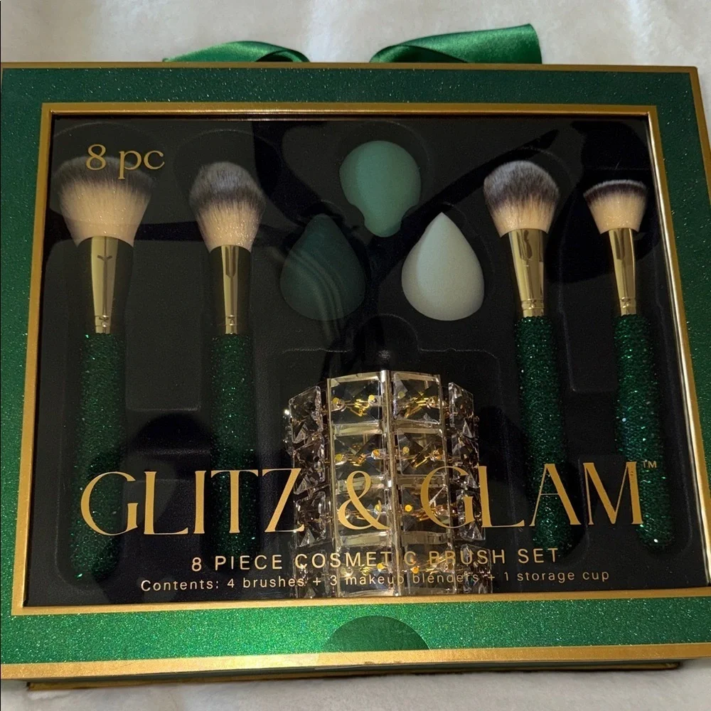 Glitz & Glam 8 Piece Cosmetic Brush Set - Green and Gold